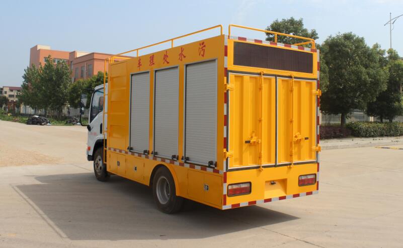 大运国五黄牌污水处理车