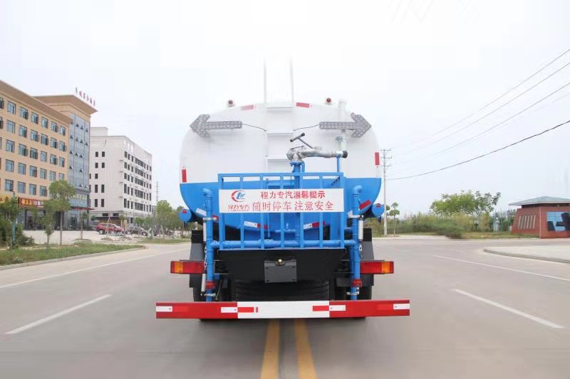 东风天龙18吨绿化洒水车