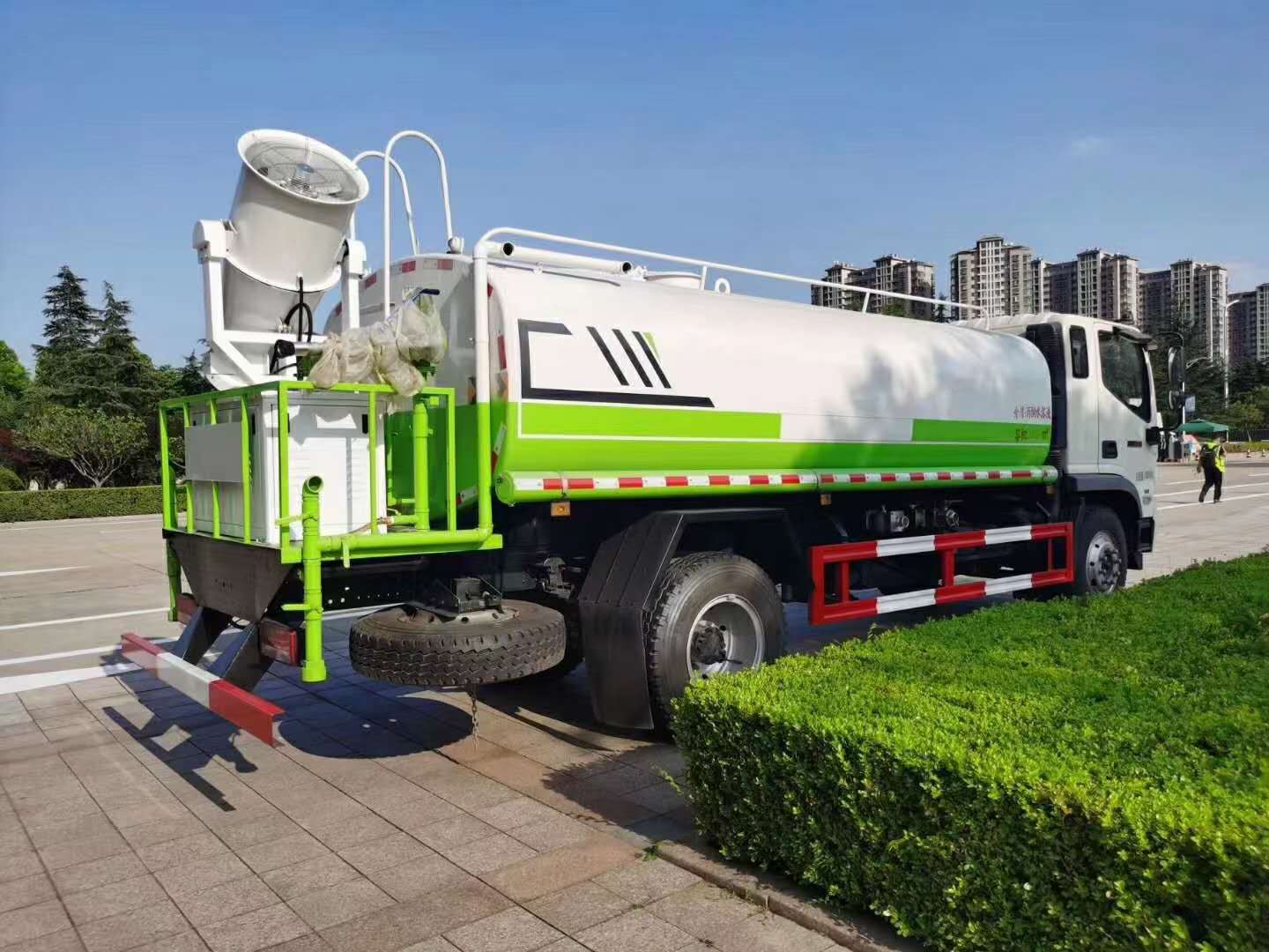 福田福瑞沃12吨洒水车
