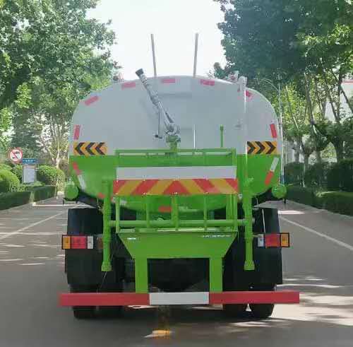 福田福瑞沃12吨洒水车