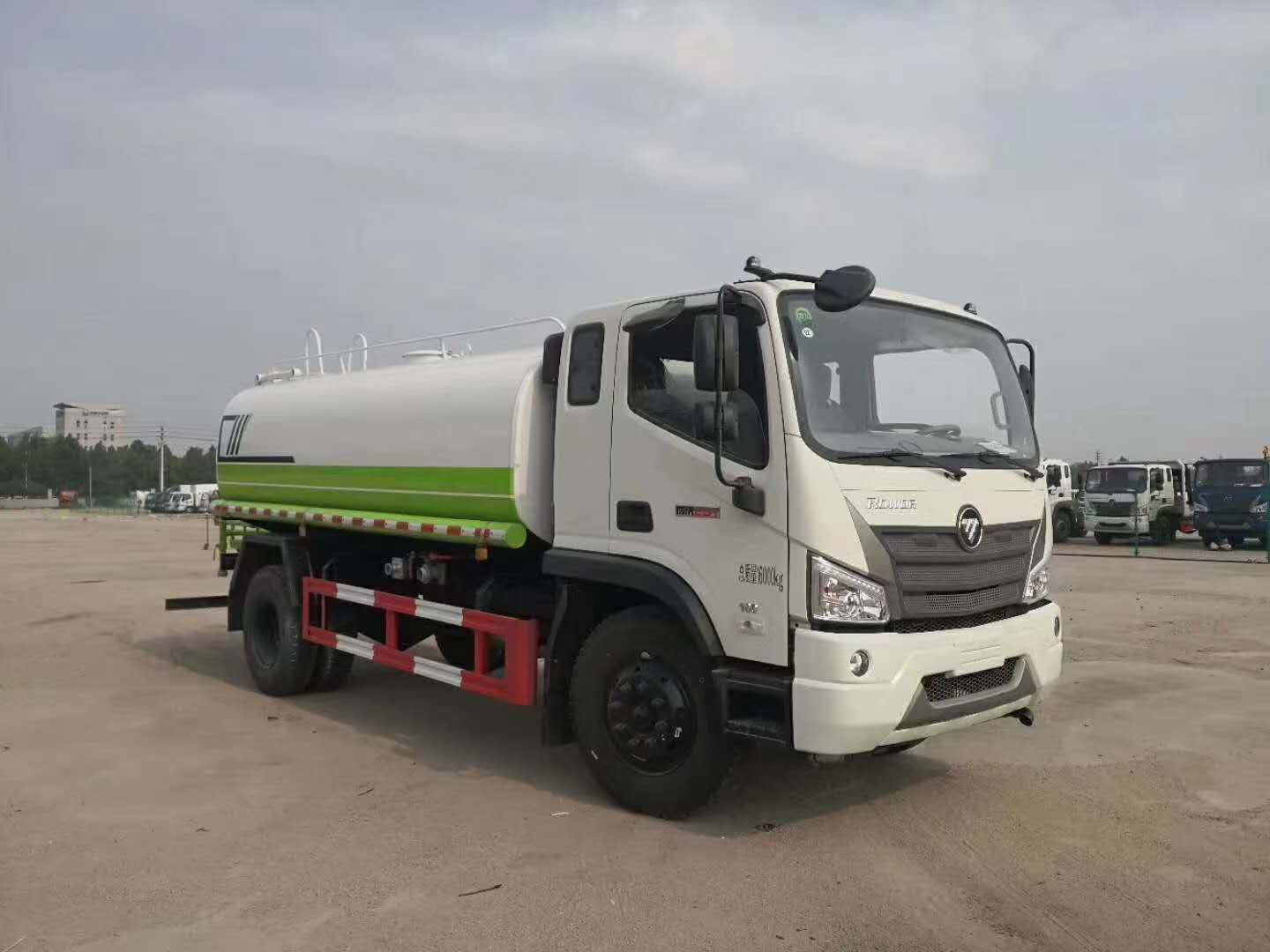 福田福瑞沃12吨洒水车