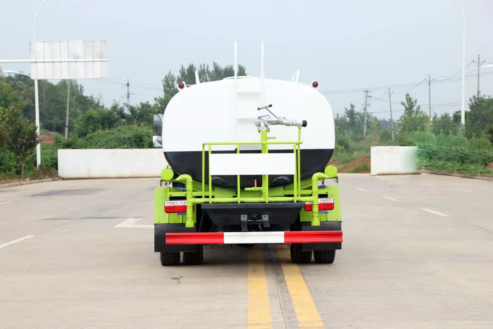 东风9吨洒水车