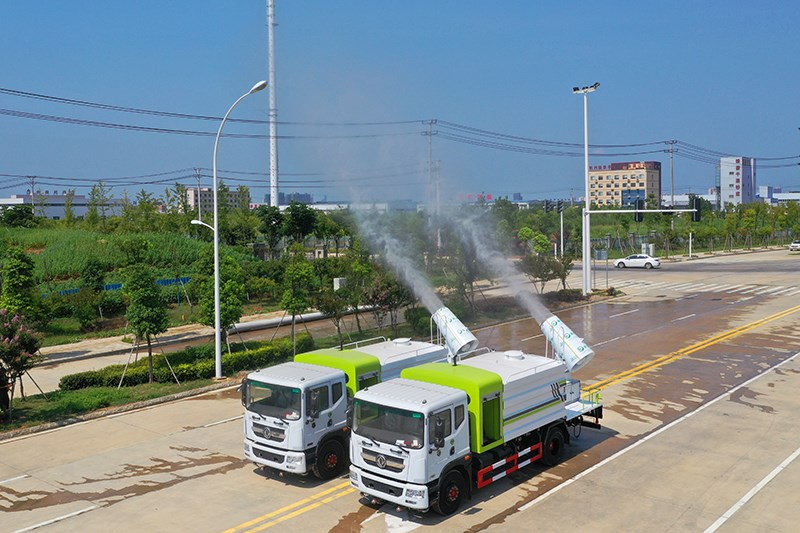 东风D9抑尘车|10吨30-80米雾炮