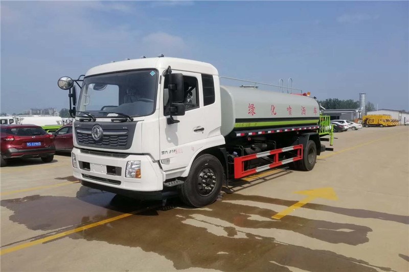 东风天锦喷雾洒水车|30-50米雾炮