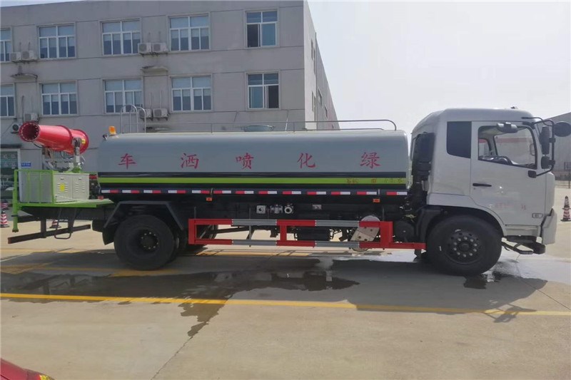 东风天锦喷雾洒水车|30-50米雾炮