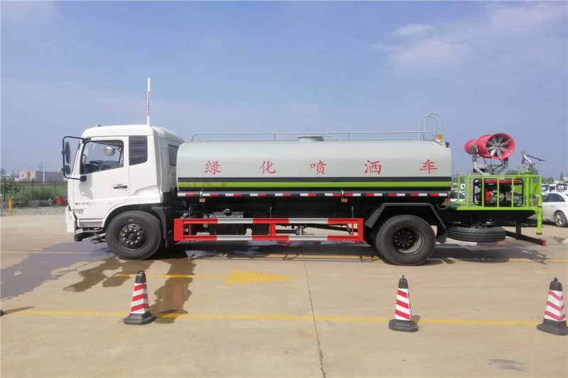 东风天锦喷雾洒水车|30-50米雾炮