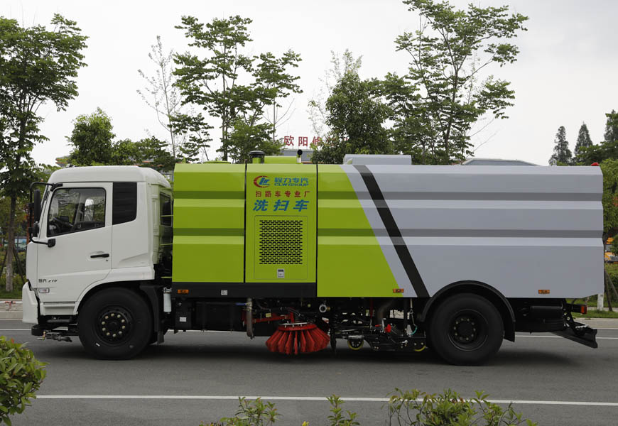 东风天锦洗扫车 水9方尘7方