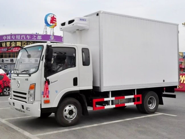 （厢长3.75米）大运一排半冷藏车