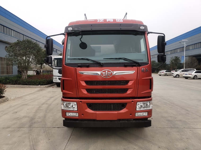 一汽青岛解放龙V19吨油罐车