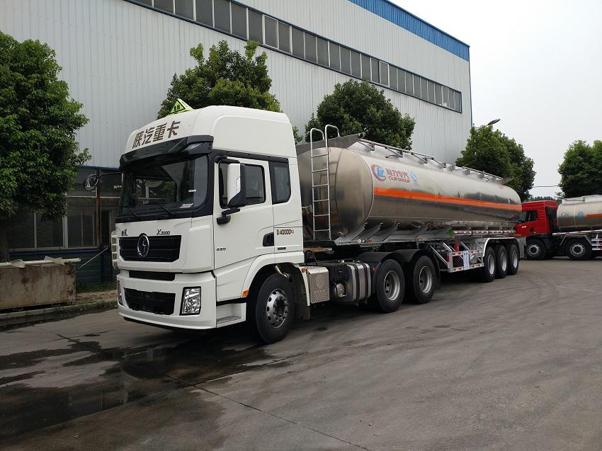 福田欧曼10吨油罐车