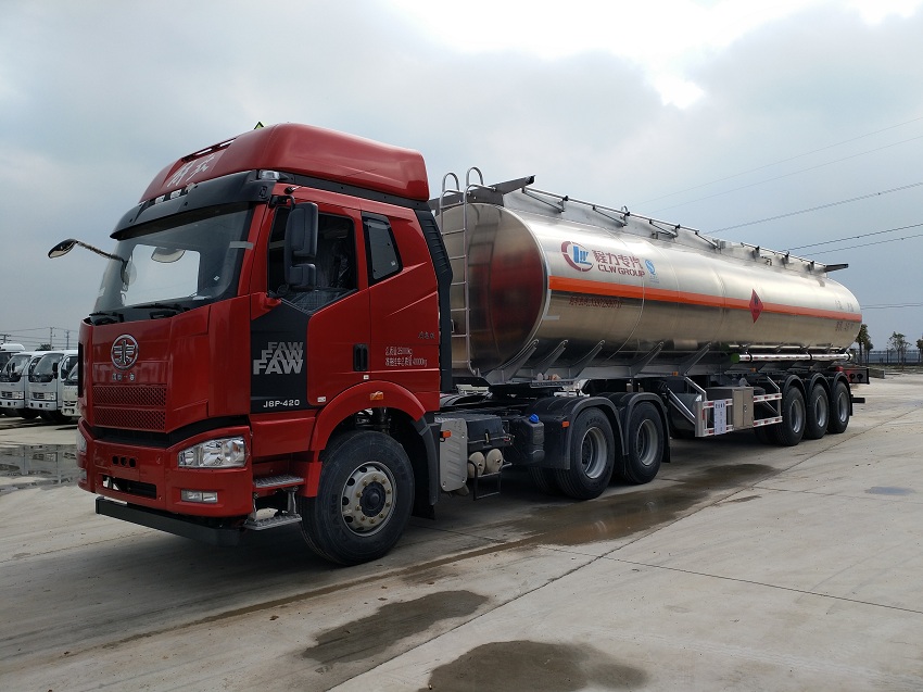 46立方铝合金半挂油罐车