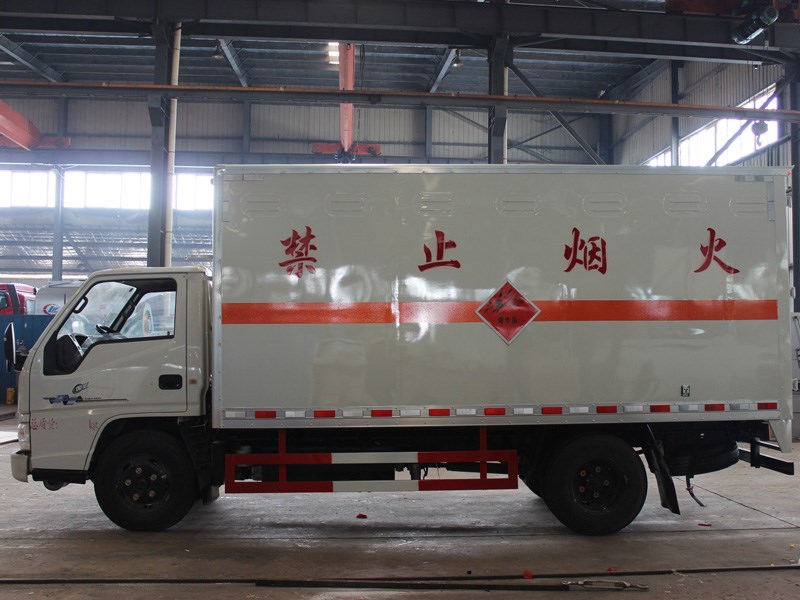 江铃黄牌爆破器材车