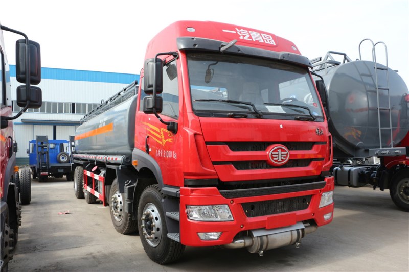 解放悍V CLW5314GFWC5腐蚀性物品罐式运输车