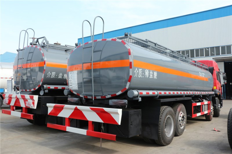 解放悍V CLW5314GFWC5腐蚀性物品罐式运输车