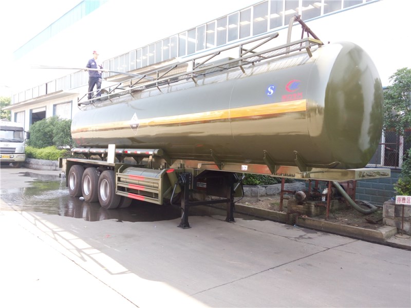28.1方氢氟酸半挂车