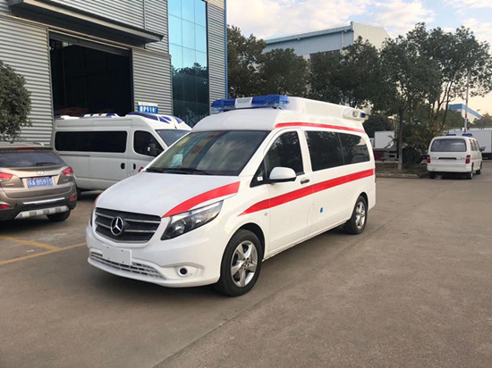 （国六）奔驰新威霆负压救护车