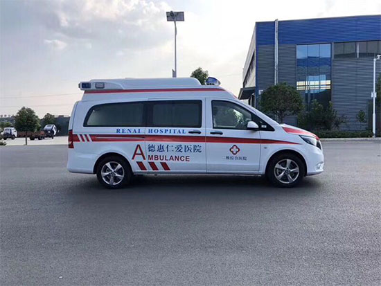 （ 国六）奔驰威霆救护车