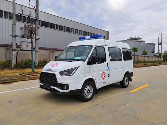 （国六）江铃特顺短轴中顶救护车
