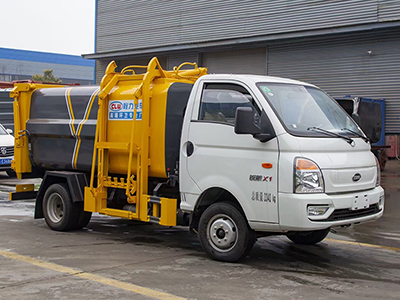 凯马4方挂桶垃圾车（汽油）