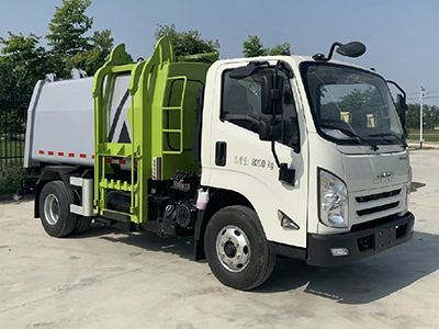 江铃8方挂桶垃圾车