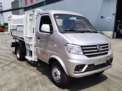 东风小康3方挂桶垃圾车