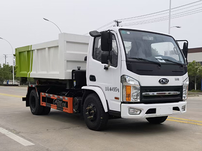 南骏8方建筑垃圾勾臂车