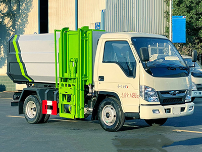 福田小卡5方挂桶垃圾车