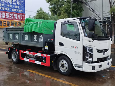 奥驰12吨勾臂垃圾车（蓝牌）